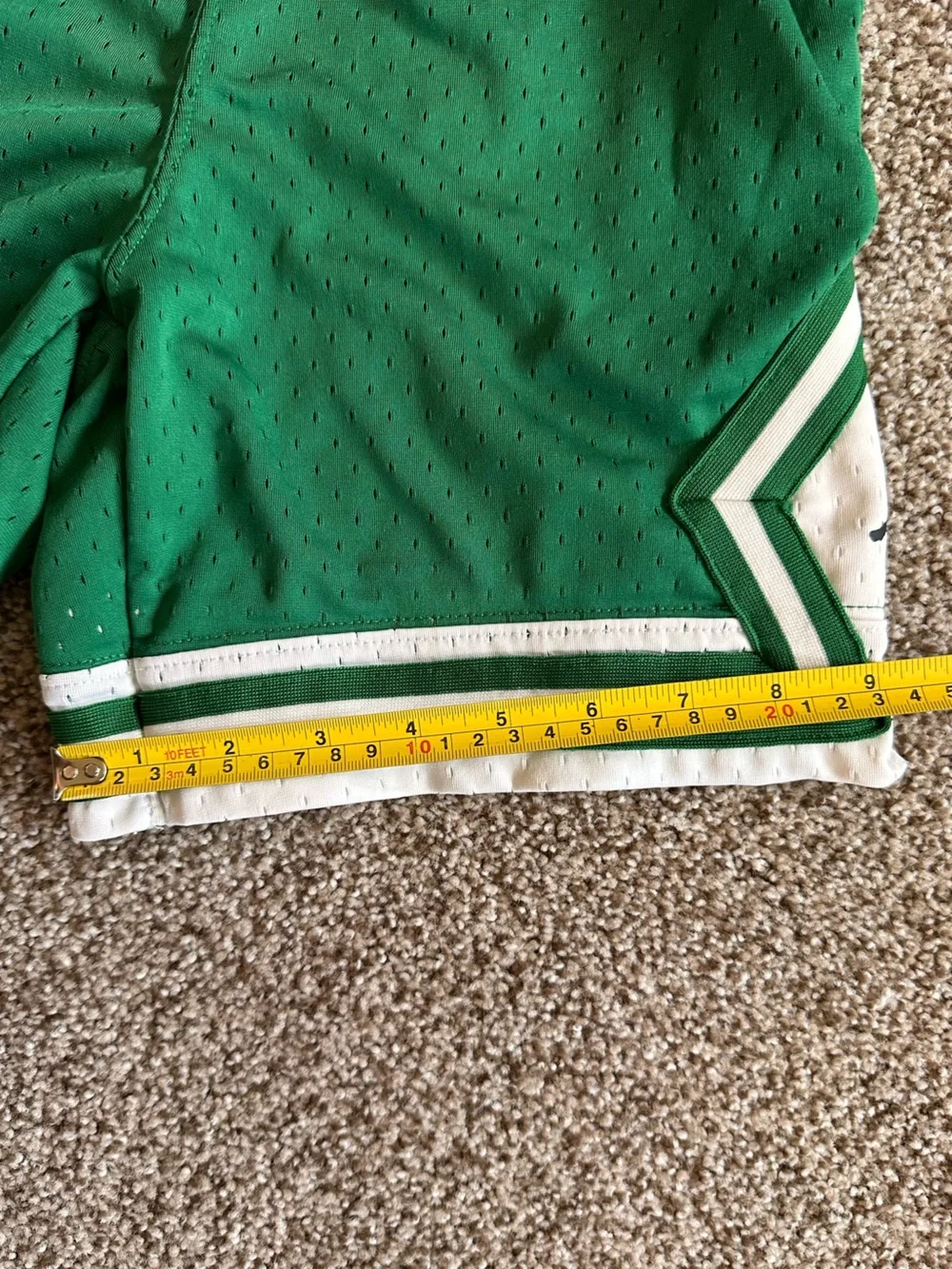 Nike Kids' Dri-FIT Diamond Jordan Basketball Shorts - Youth Medium - Green/White